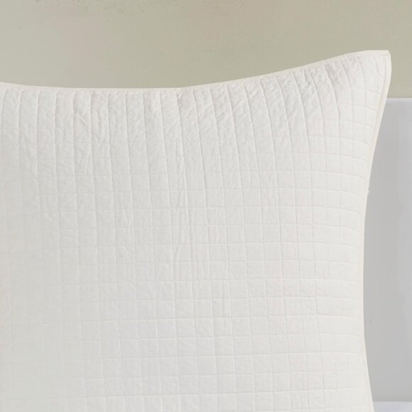 Urban Habitat‎ 26" Quilted Euro White Square Pillow Shams Set of 2 , 100% Cotton - Picture 1 of 7